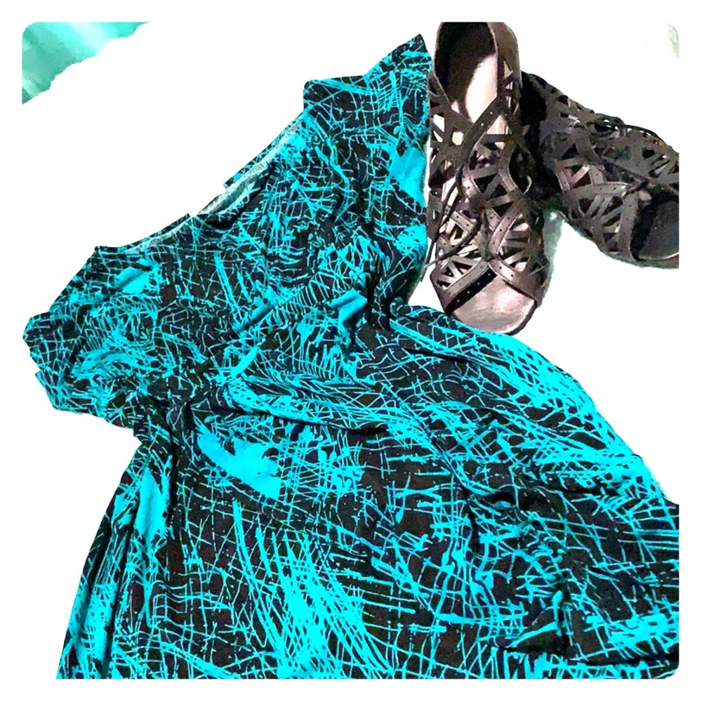 Teal and black printed drape tunic dress.
